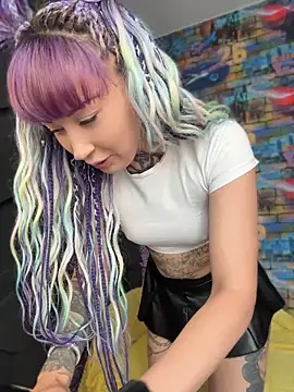 Snapshot of Tattoo__Moon chatting on May 28, 1:25 am Tattoo Moon online show from May 28, 1:25 am