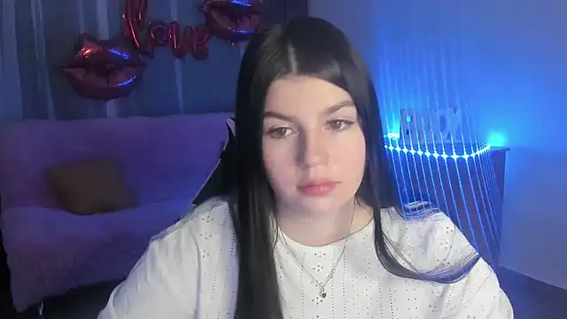 KisaModel online show from April 21, 8:44 pm