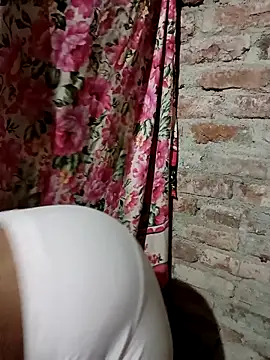 Snapshot of your_neha22 chatting on December 18, 4:40 am your neha22 online show from December 18, 4:40 am