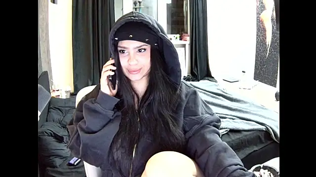 Snapshot of Nicole_Pars chatting on February 23, 1:36 am Nicole Pars online show from February 23, 1:36 am