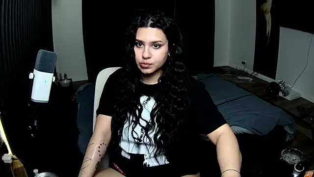 Snapshot of Nicole_Pars chatting on March 5, 8:38 pm Nicole Pars online show from March 5, 8:38 pm