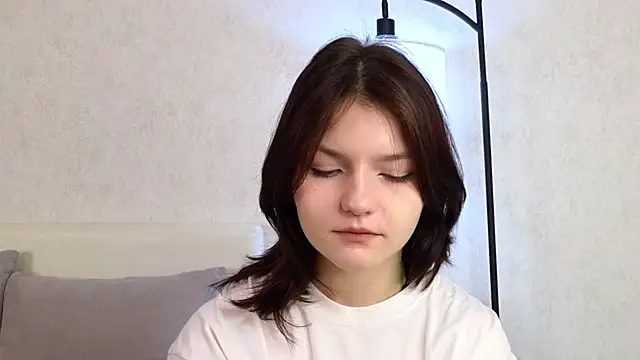 NyraVesperis online show from May 8, 5:35 am