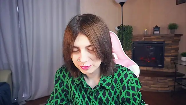 IleanaPishko online show from January 6, 8:07 am