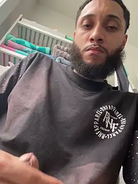 bigdickpapi19 online show from April 18, 1:37 pm