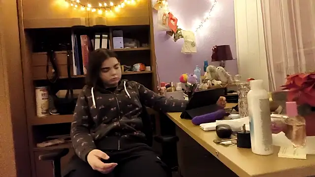 Mona Slearys online show from January 16, 11:20 pm