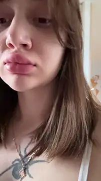 LucieBliss online show from April 7, 10:05 am