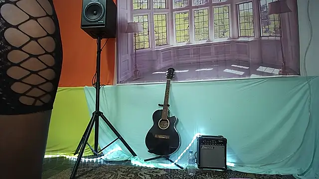 Snapshot of moghelslay chatting on February 4, 8:53 am moghelslay online show from February 4, 8:53 am