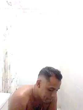 Snapshot of lesoley chatting on December 15, 1:32 am lesoley online show from December 15, 1:32 am