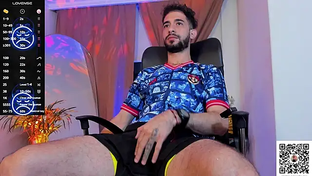  YOURHERO online show from April 2, 11:35 pm