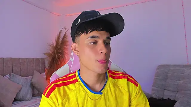 Snapshot of Michael_Jordan_zz chatting on July 3, 8:54 am Michael Jordan zz online show from July 3, 8:54 am