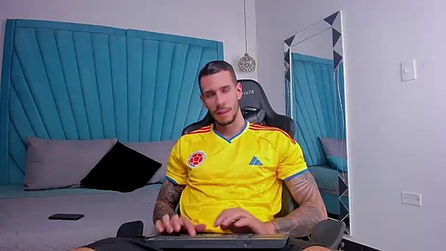 J king   online show from March 26, 10:26 pm