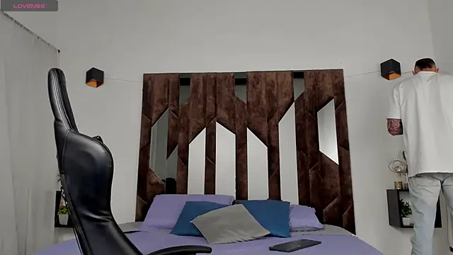 J king   online show from April 21, 2:51 am