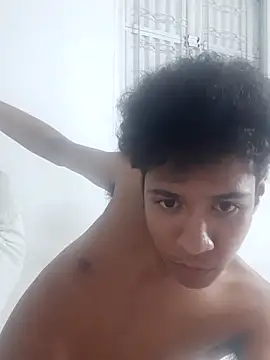 Snapshot of gay19anosvirgem chatting on December 21, 12:29 am gay19anosvirgem online show from December 21, 12:29 am