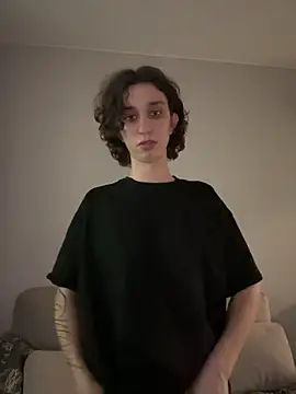 JuicyBoy777 online show from December 17, 11:44 pm