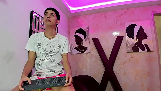 SWEET RABBIT1 online show from March 5, 7:32 pm