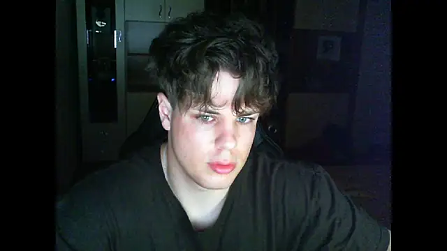 GymGuy0505 online show from April 21, 8:01 pm