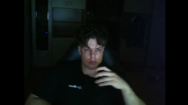 GymGuy0505 online show from June 7, 8:56 pm