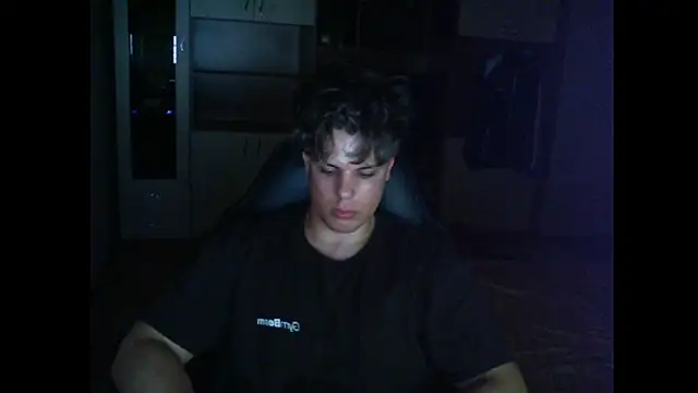 GymGuy0505 online show from June 9, 9:48 pm