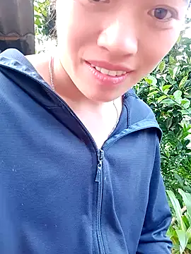 little-effy online show from April 20, 10:40 am