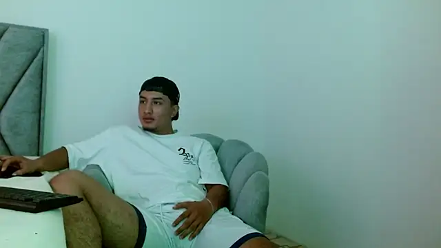 kyro estrada online show from December 15, 6:23 pm