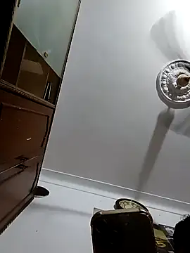 kusbu0077 online show from April 22, 11:45 am