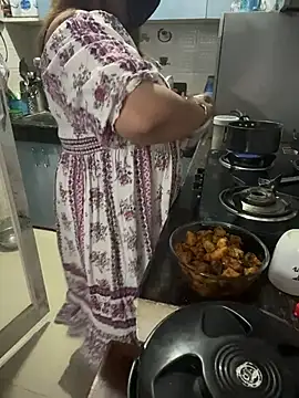 butterflyslay online show from April 20, 1:03 pm