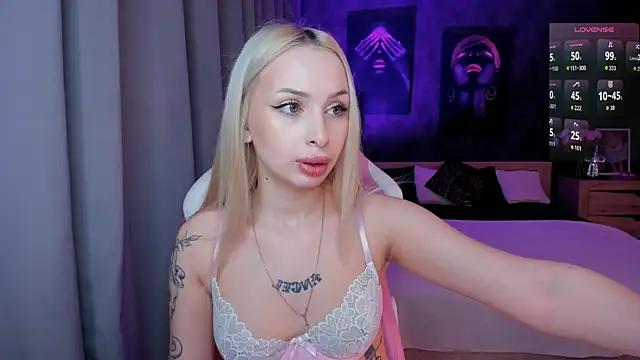 LanaMiracle online show from February 7, 4:05 am