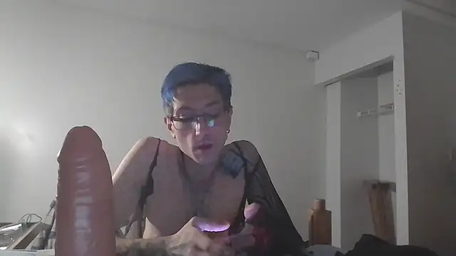 AskAveryAnything online show from December 16, 10:53 am