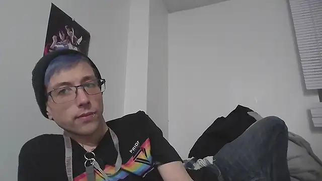 AskAveryAnything online show from December 19, 2:07 am