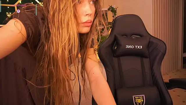 MollyyMayy online show from February 24, 11:19 am