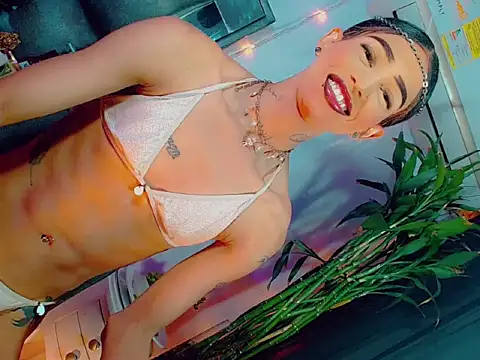 agathaferrer3 online show from April 16, 8:15 am