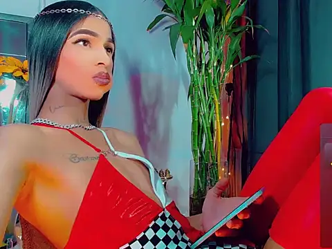 agathaferrer3 online show from April 23, 12:29 pm