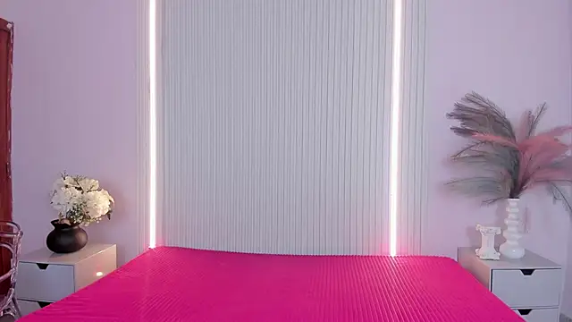 VivianOwen9 online show from March 6, 12:12 pm