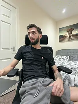 Juliann69Ramiro online show from March 3, 9:21 pm