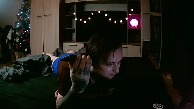 punksshow online show from December 17, 3:18 pm