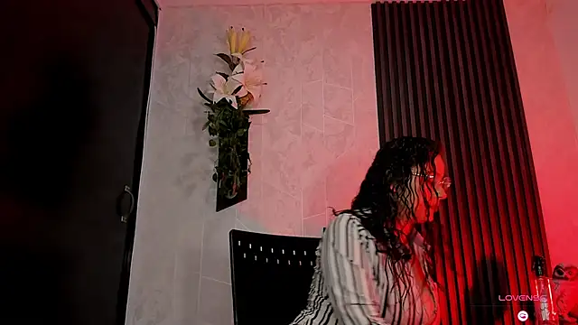 oliviawilde  online show from December 21, 8:21 am