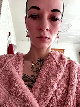 dein traumchen online show from February 15, 10:03 am