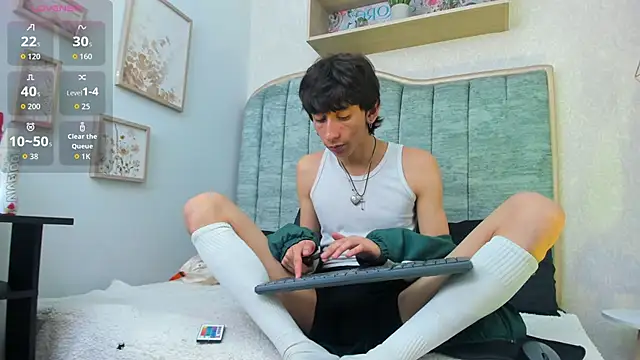 Cody Bloom online show from April 19, 5:07 am