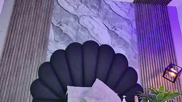 vicky lopez online show from April 8, 3:17 am