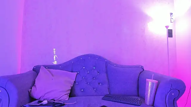 Snapshot of Taniandmarkos chatting on December 14, 9:41 pm Taniandmarkos online show from December 14, 9:41 pm