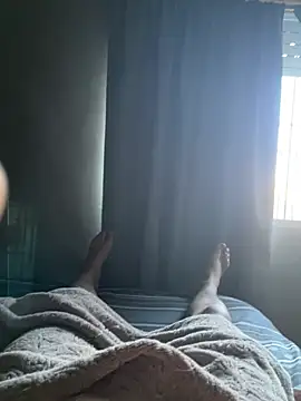 Snapshot of cazadornocturno1997 chatting on February 12, 9:54 pm cazadornocturno1997 online show from February 12, 9:54 pm