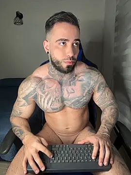 Snapshot of josemanufit chatting on May 14, 5:25 am josemanufit online show from May 14, 5:25 am