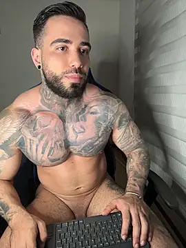 Snapshot of josemanufit chatting on May 19, 1:56 am josemanufit online show from May 19, 1:56 am