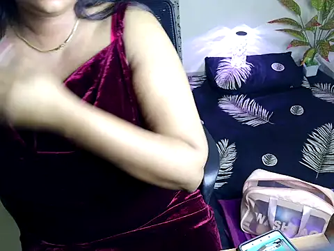 Snapshot of Goddess_cherry chatting on December 14, 4:01 pm Goddess cherry online show from December 14, 4:01 pm