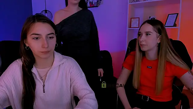 mila firee online show from April 15, 8:54 am