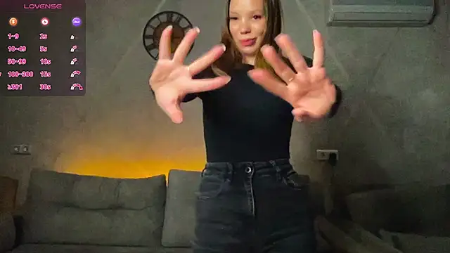 Snapshot of Cara_Sweet1 chatting on April 1, 7:33 pm Cara Sweet1 online show from April 1, 7:33 pm
