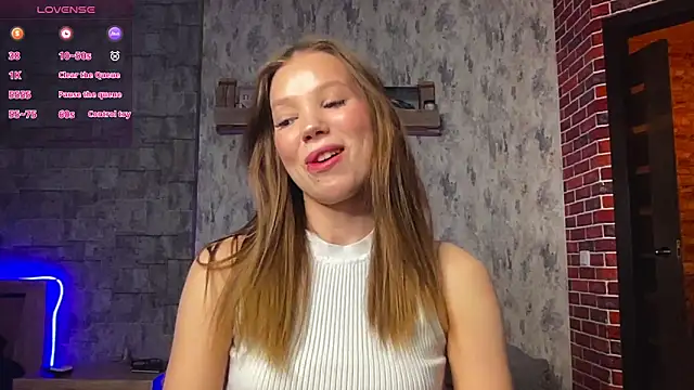 Snapshot of Cara_Sweet1 chatting on April 15, 8:20 pm Cara Sweet1 online show from April 15, 8:20 pm