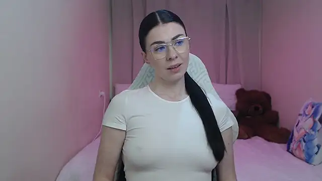 Snapshot of MilaSecret55 chatting on April 29, 7:23 am MilaSecret55 online show from April 29, 7:23 am