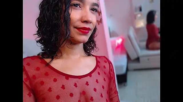 Snapshot of crystalkova chatting on December 18, 3:01 am crystalkova online show from December 18, 3:01 am