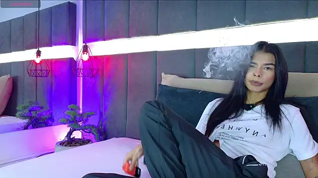 luna blannco online show from December 19, 11:06 am